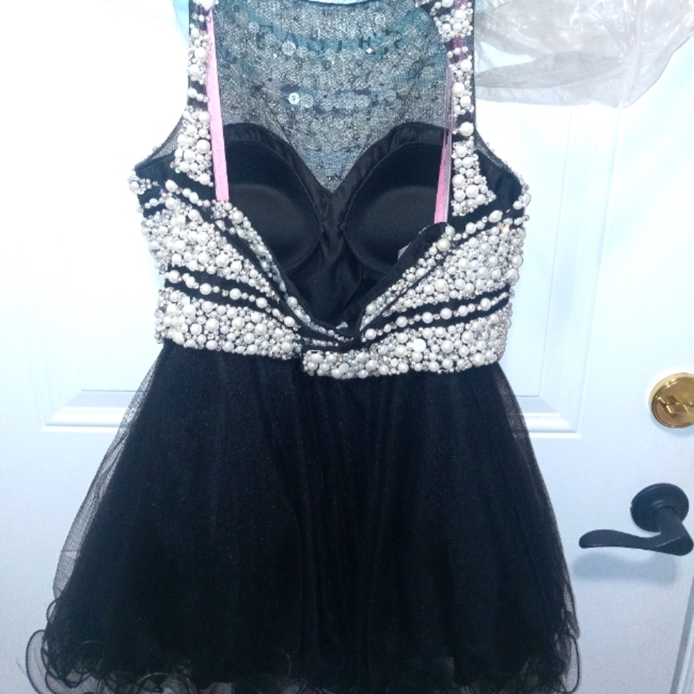 Dress - Picture 2 of 3